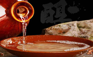 新國標(biāo)實(shí)施之后,白酒白酒圈里再無“酒精酒”？行家：太天真